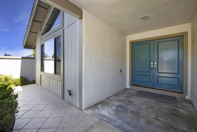 Building Photo - 976 Pizarro Ln