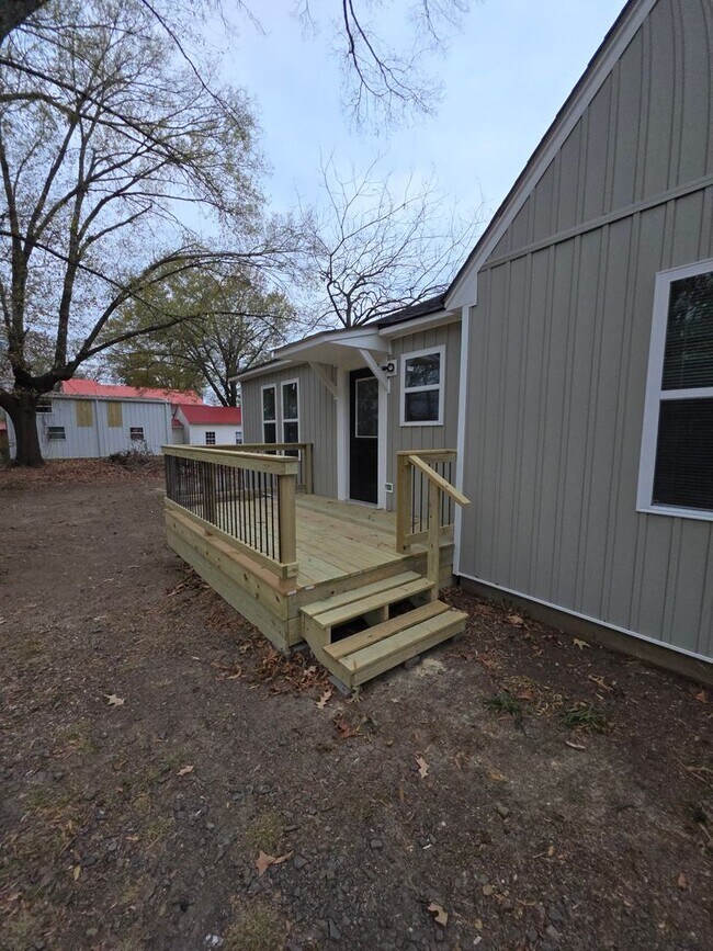 Building Photo - 1315-1317 N. Boston Pl