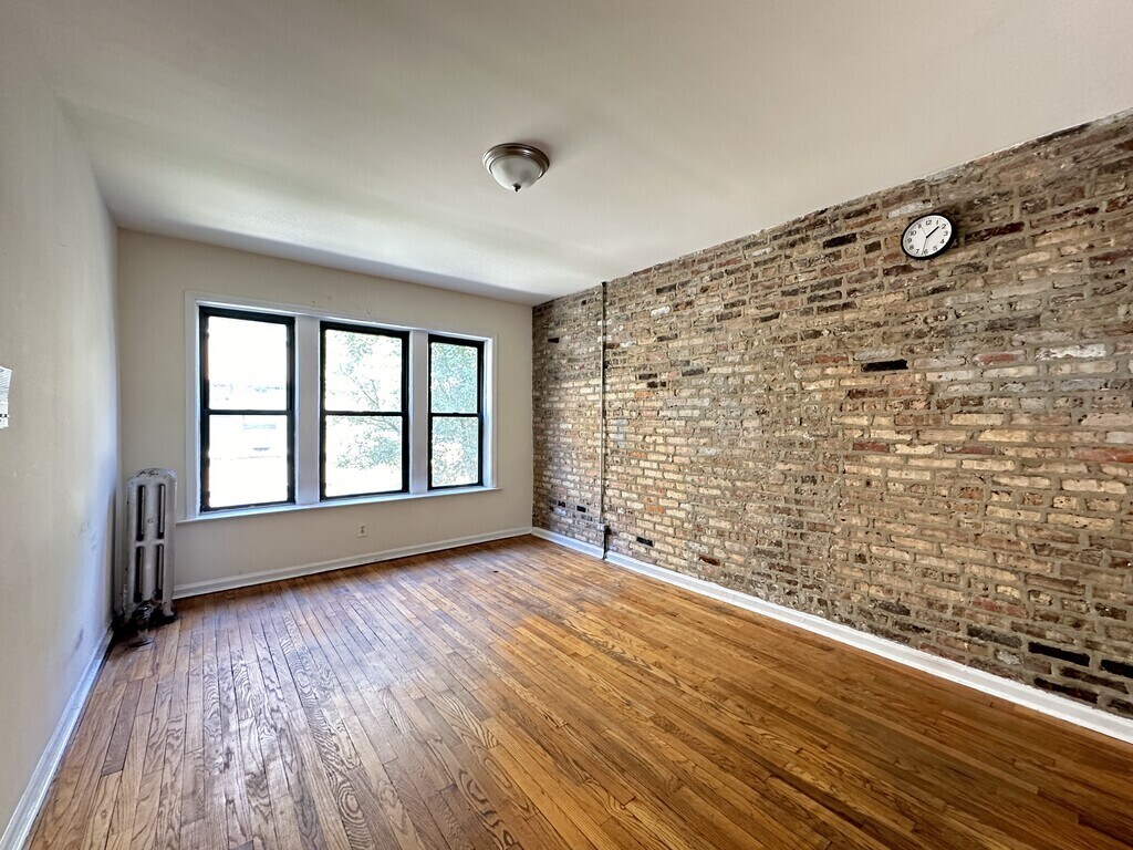 Building Photo - 2332 N Spaulding Ave