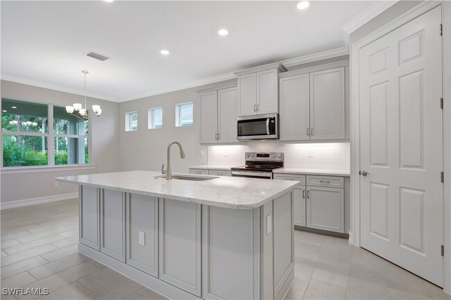 Building Photo - 335 Tamarindo Ln