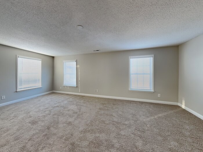 Building Photo - 1570 Broyles Ln