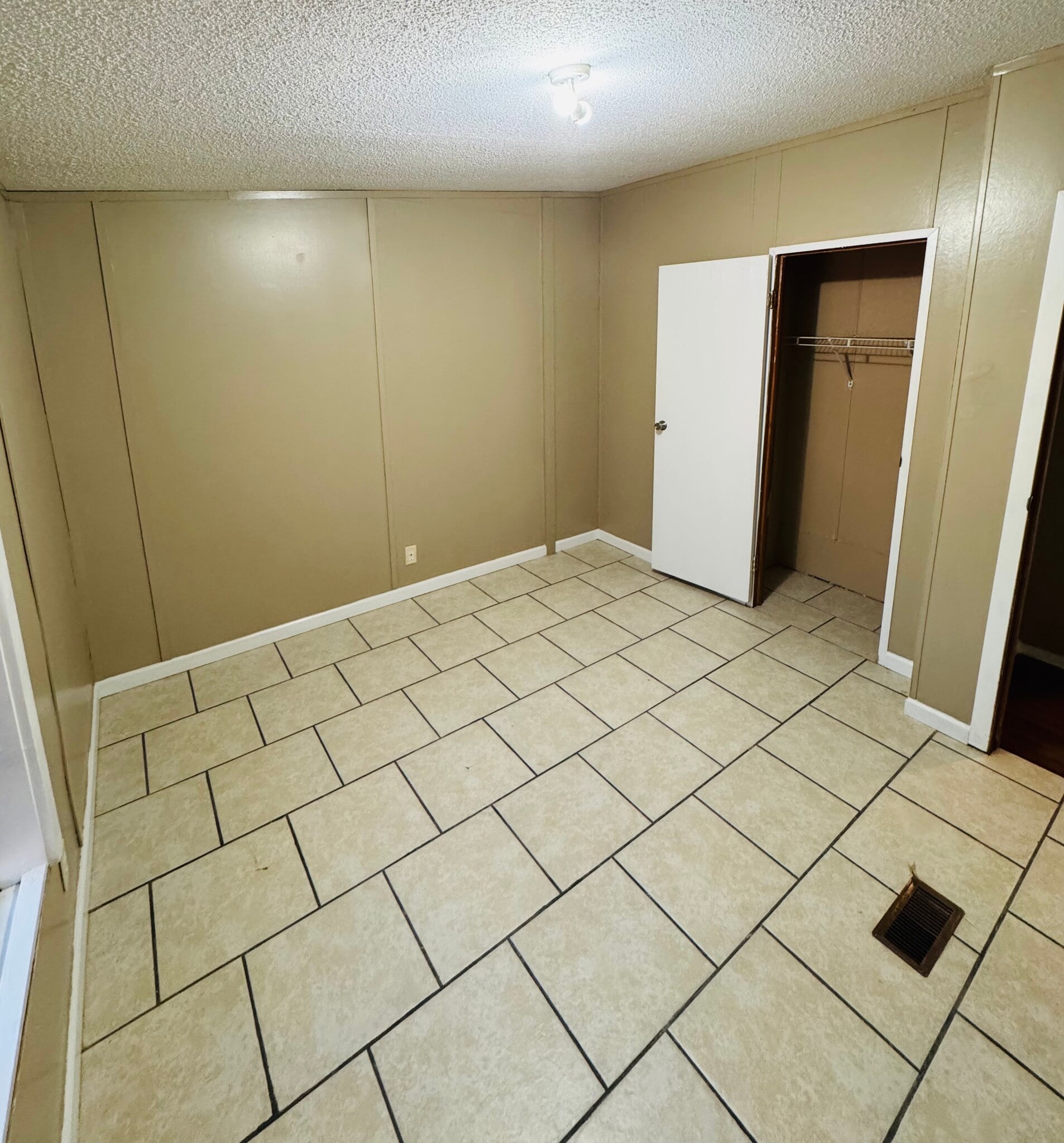 Building Photo - 286 Vestry Rd