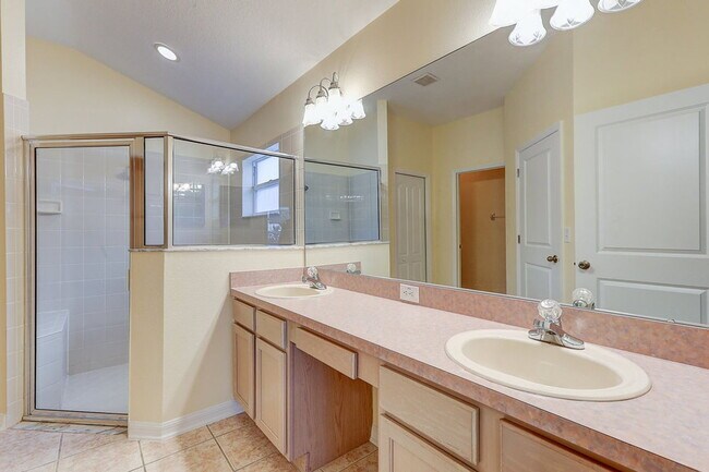 Building Photo - 19332 Everton Pl