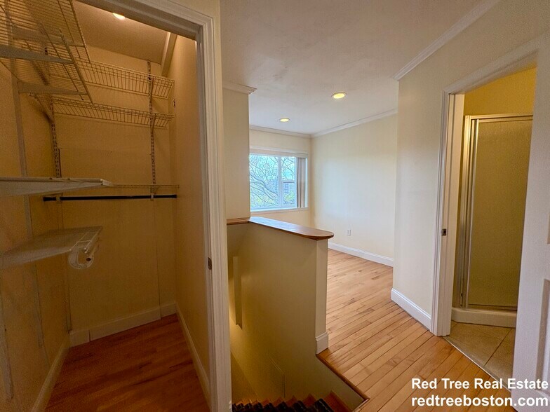 Building Photo - 191 Winthrop Rd