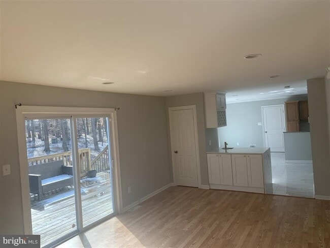 Building Photo - 805 Balls Hill Rd