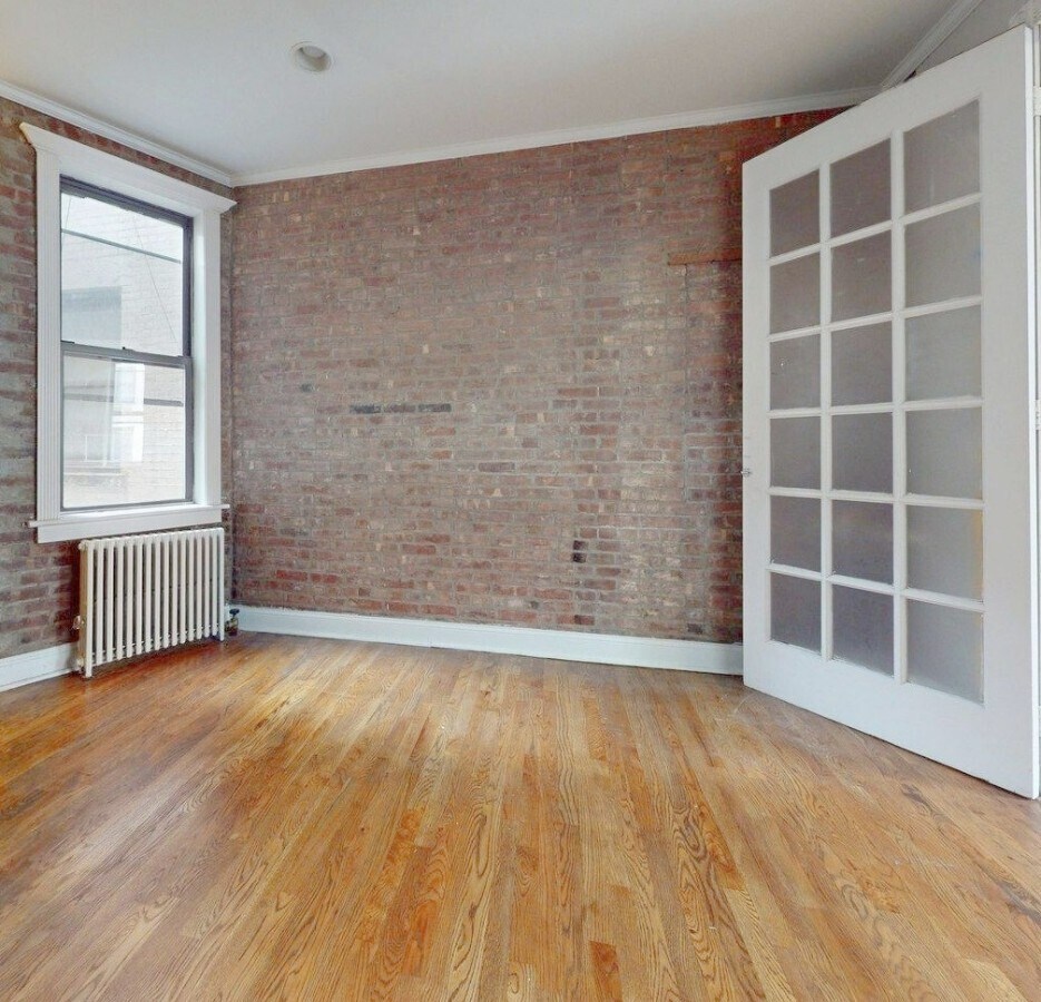 Building Photo - East 25th Street