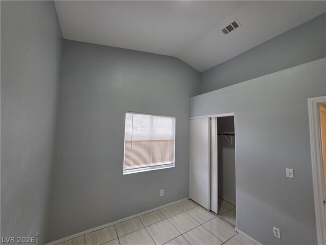 Building Photo - 5843 Berry Hill Ln