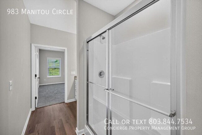 Building Photo - 983 Manitou Cir
