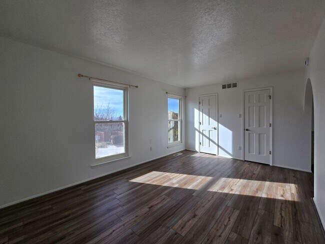 Building Photo - 2984 Corte Ojo De Agua