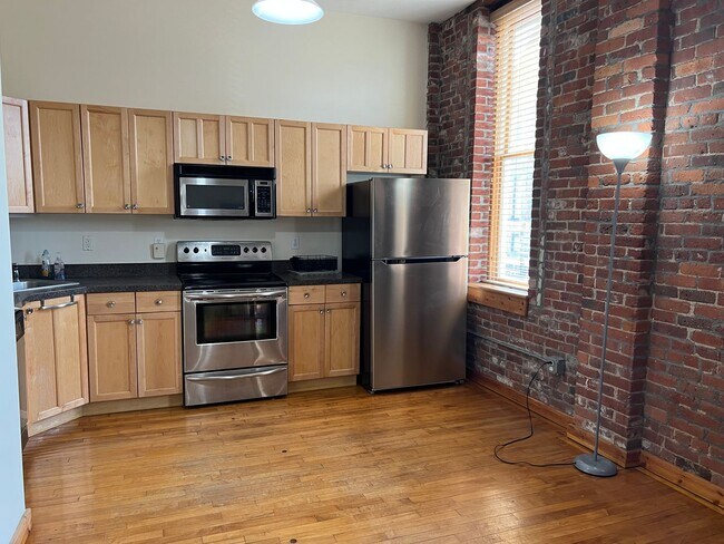 Building Photo - Downtown Bridgeport 1-Bed, 1-Bath with All...
