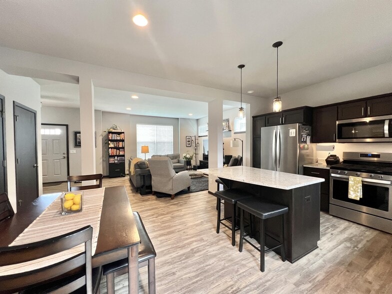 Building Photo - 2899 Bulwer Ln