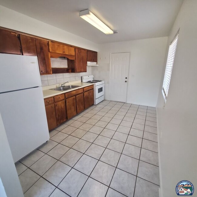 Building Photo - 1416 H St