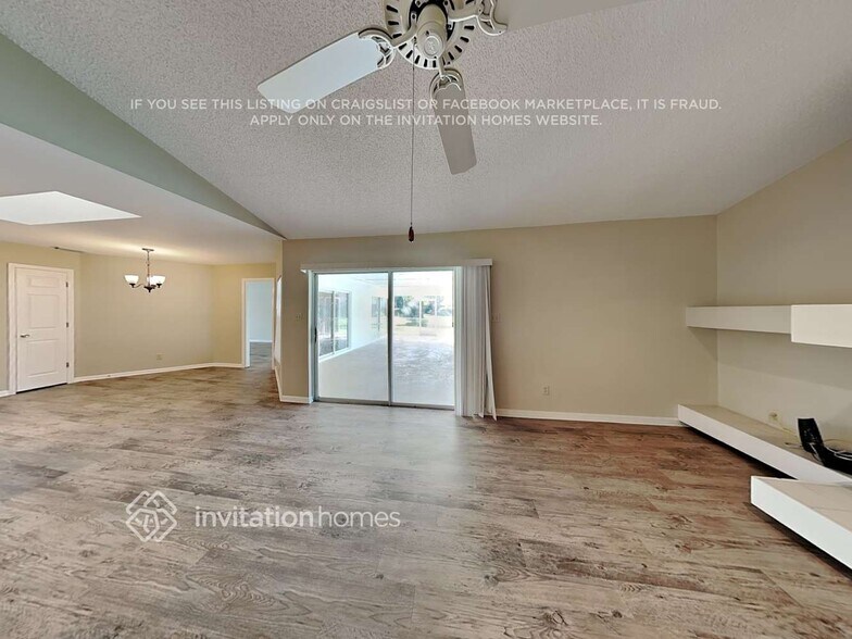 Building Photo - 4124 Ridgemoor Dr N