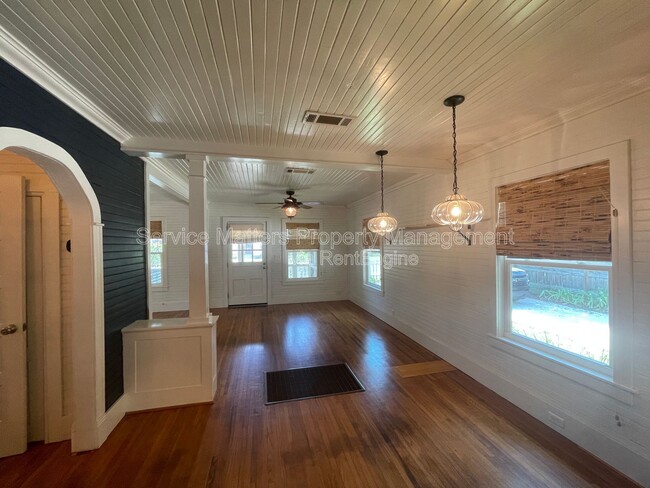 Building Photo - 2318 N 17th Ave