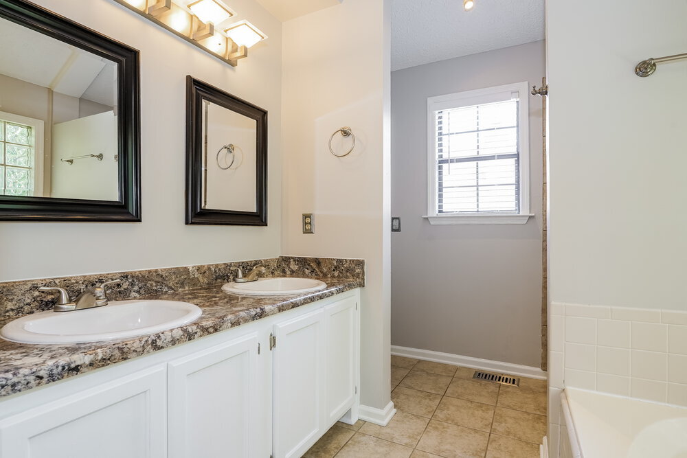 Building Photo - 1612 Maple Timber Ct