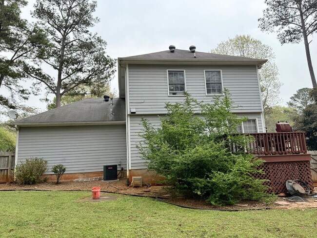 Building Photo - Charming 3BR Home Across from Barnett Shoals Elementary