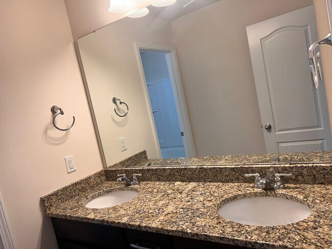 Building Photo - 151 Blossom Ridge Dr
