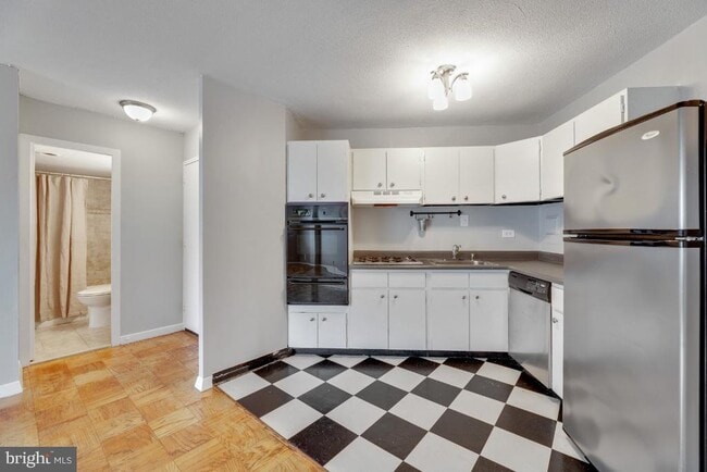 Building Photo - 2201 L St NW