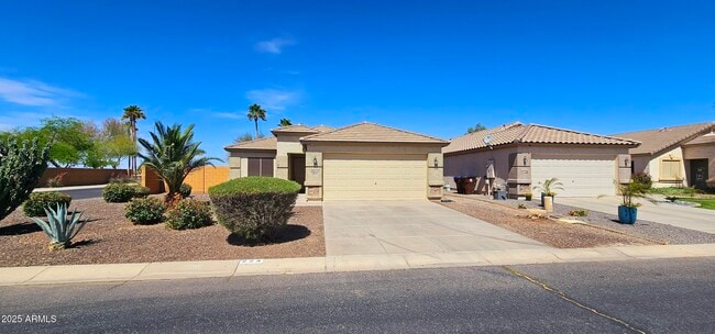 Primary Photo - 224 S Cactus St