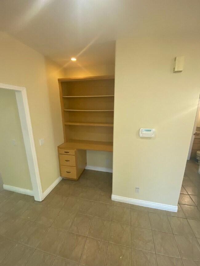 Building Photo - Advent - Three Bedroom House W/ Two Car Ga...