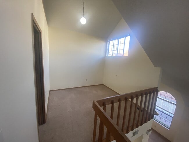 Building Photo - Charming Condo with a Loft!