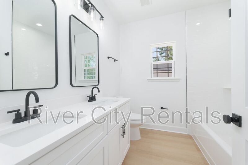 Building Photo - 9273 Dolphin St