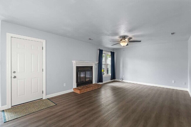 Building Photo - Single Family home in Chimney Hill