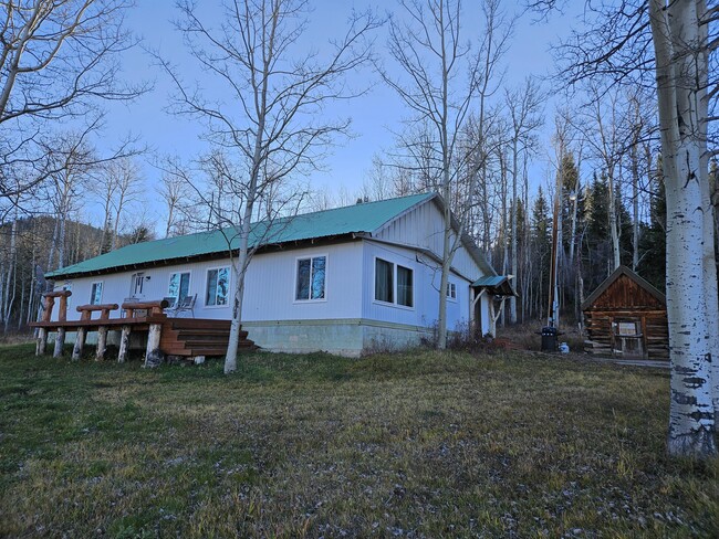 Building Photo - 2006 WY-352