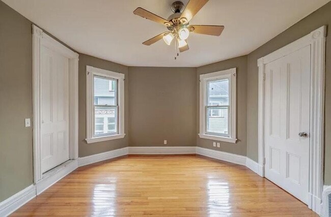 Building Photo - 213-215-215 Oxford St