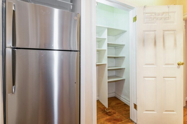 Building Photo - 6705 Woodside Ave