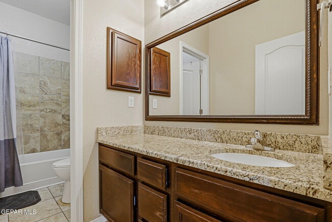 Building Photo - 14458 Vincent Kalel