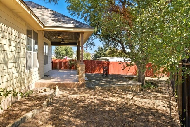 Building Photo - 216 Great Cir Cove