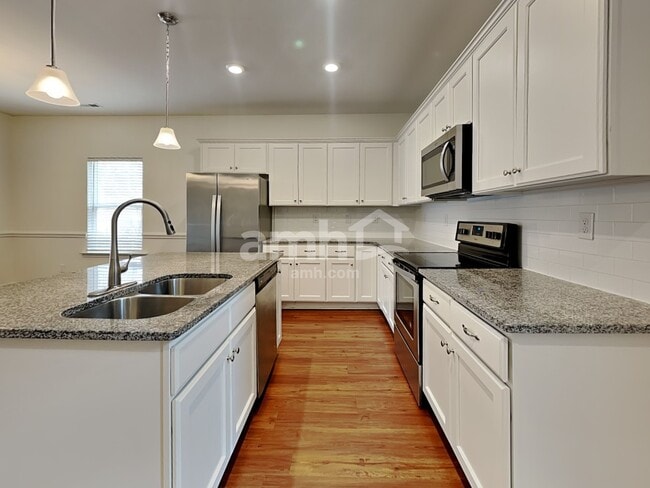 Building Photo - 3232 Grange Ct