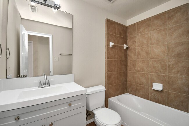 Building Photo - 5618 Gibralter Pl