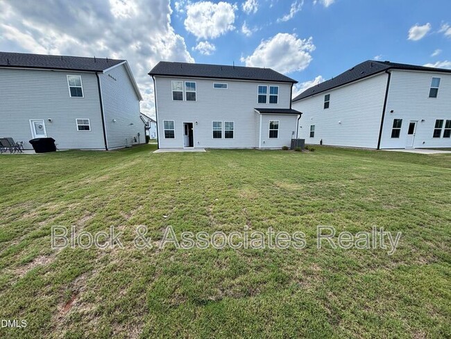 Building Photo - 3230 Pelican Ln