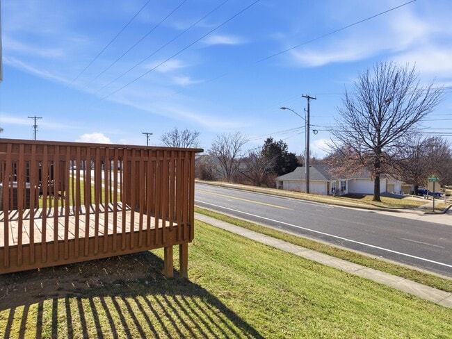 Building Photo - 3509 La Mesa Dr