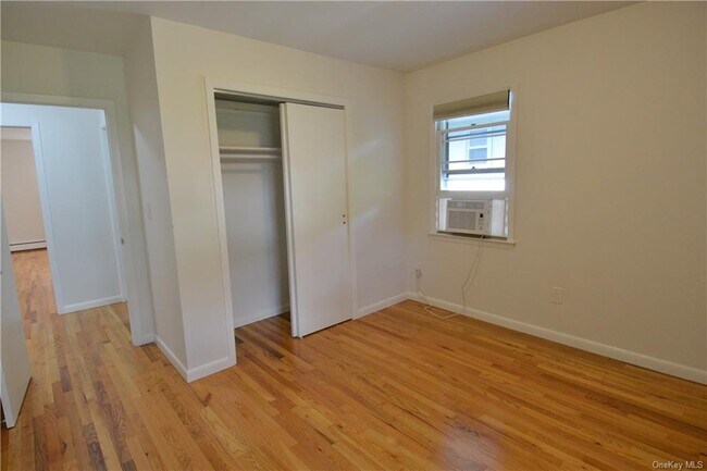 Building Photo - 190 Midland Ave