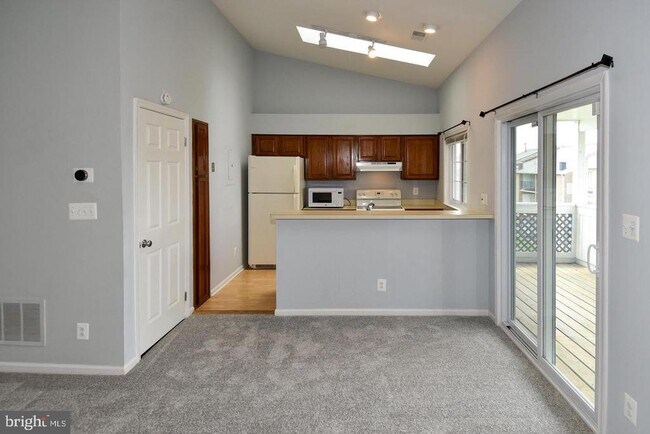 Building Photo - 4056 Grays Pointe Ct