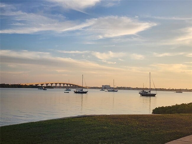 Building Photo - 6361 Bahia Del Mar Blvd S