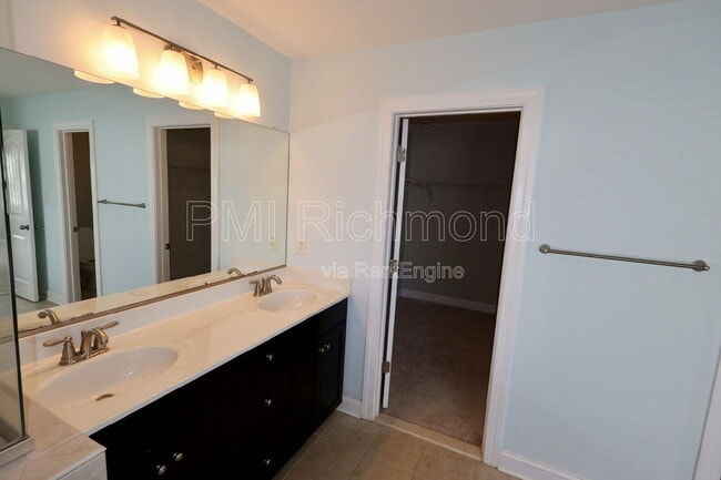 Building Photo - 6924 Swanhaven Dr
