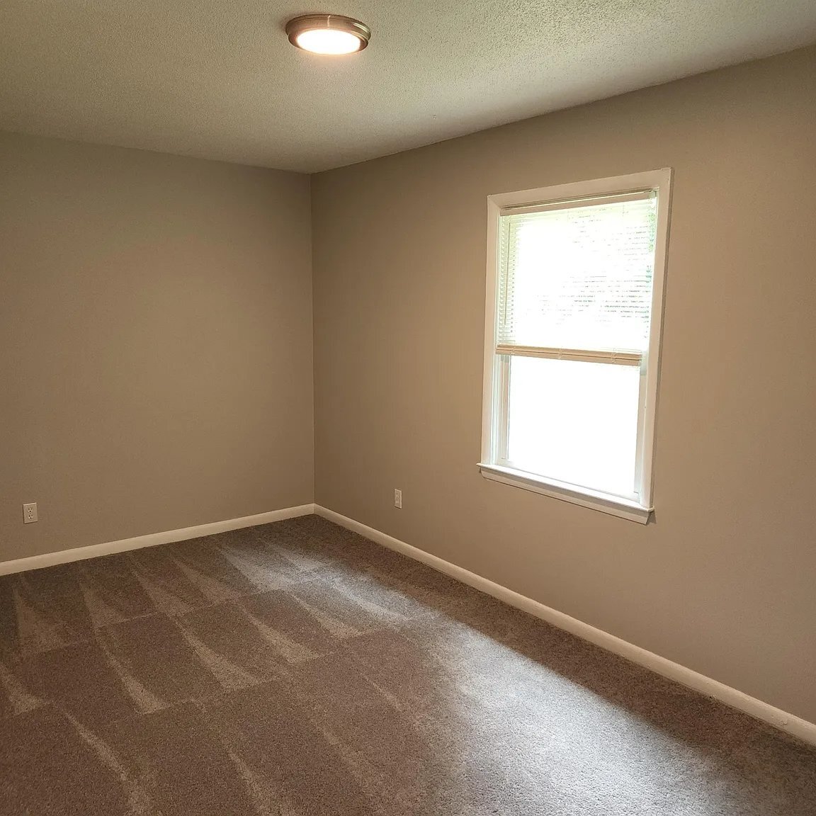 Building Photo - 211 Kirkland Pl