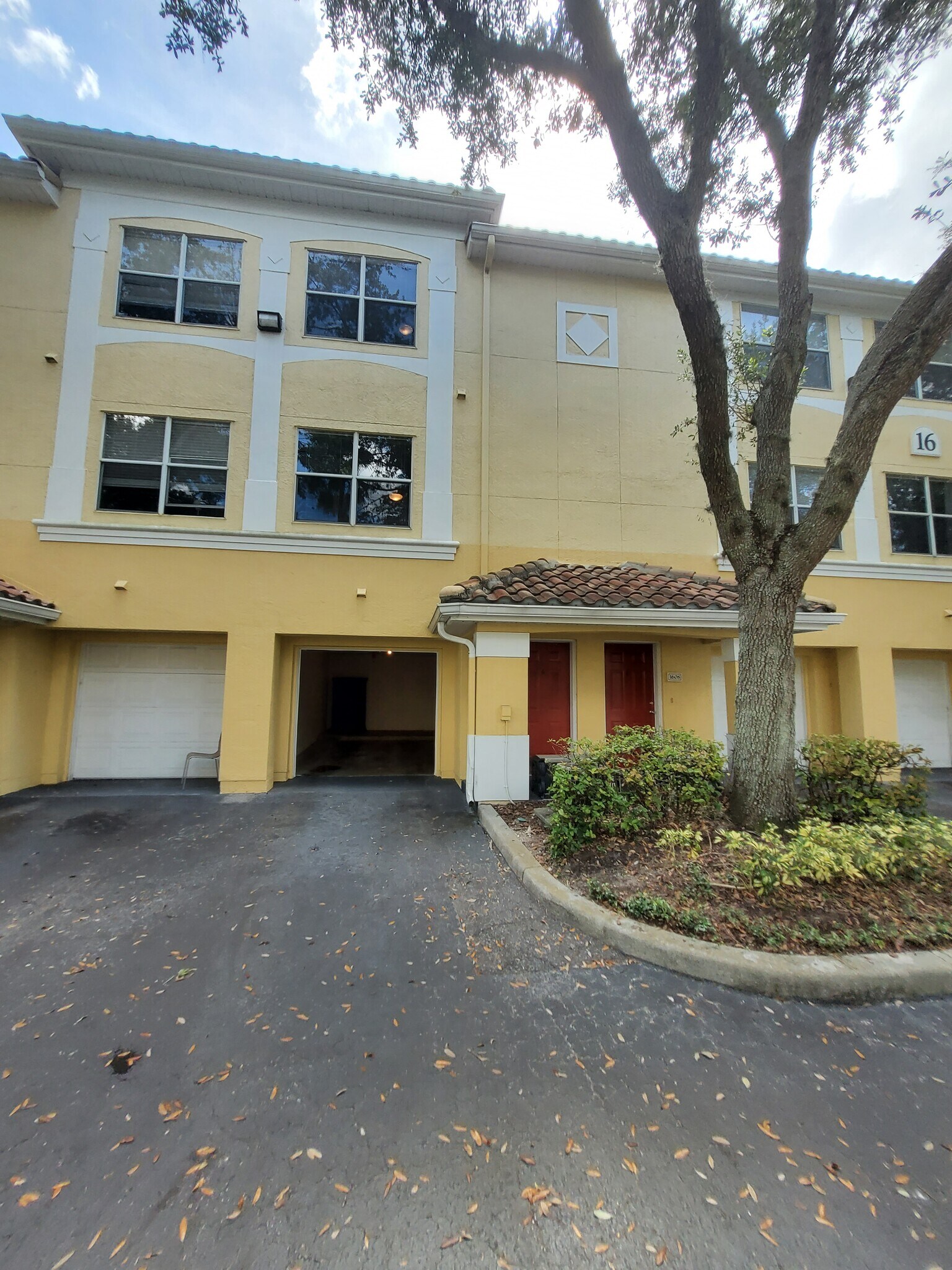 Building Photo - 1606 Legacy Park Dr