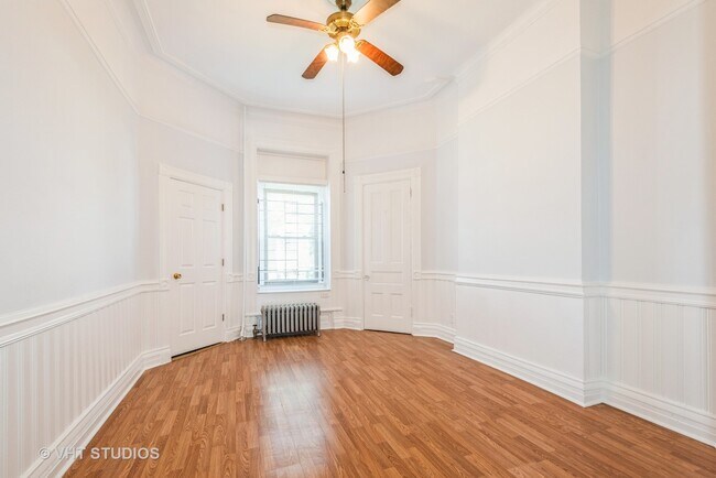 Building Photo - 3136 S Prairie Ave