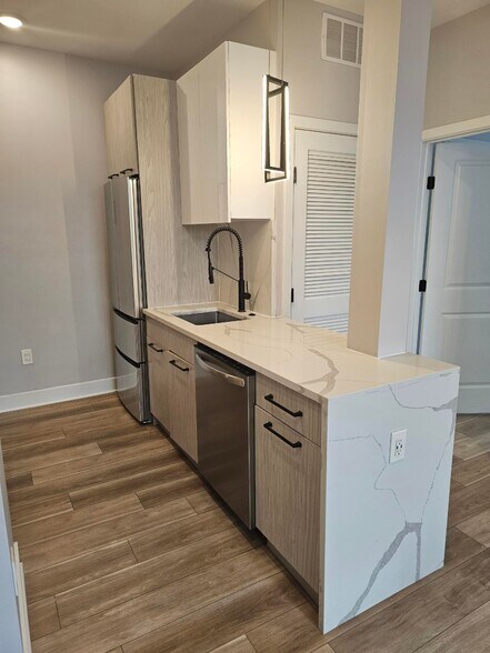 Building Photo - 801 N 40th St