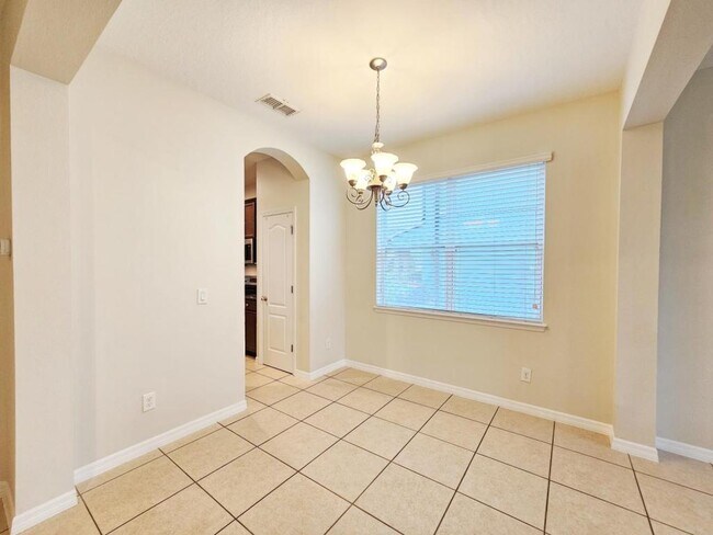 Building Photo - 12754 Garridan Ave
