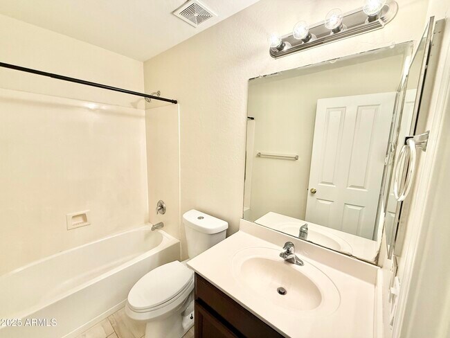 Building Photo - 13927 W Port Royale Ln