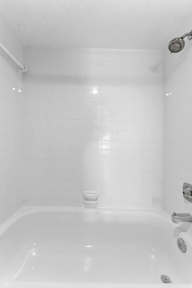 Building Photo - 2431 Heron Terrace