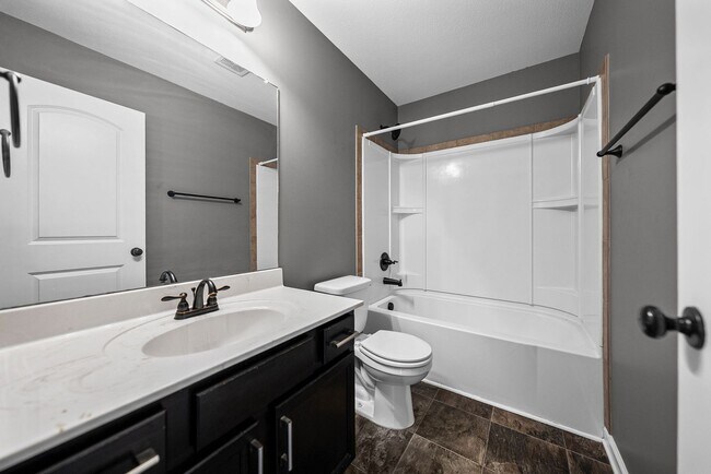 Building Photo - Pet Friendly Three Bedroom!