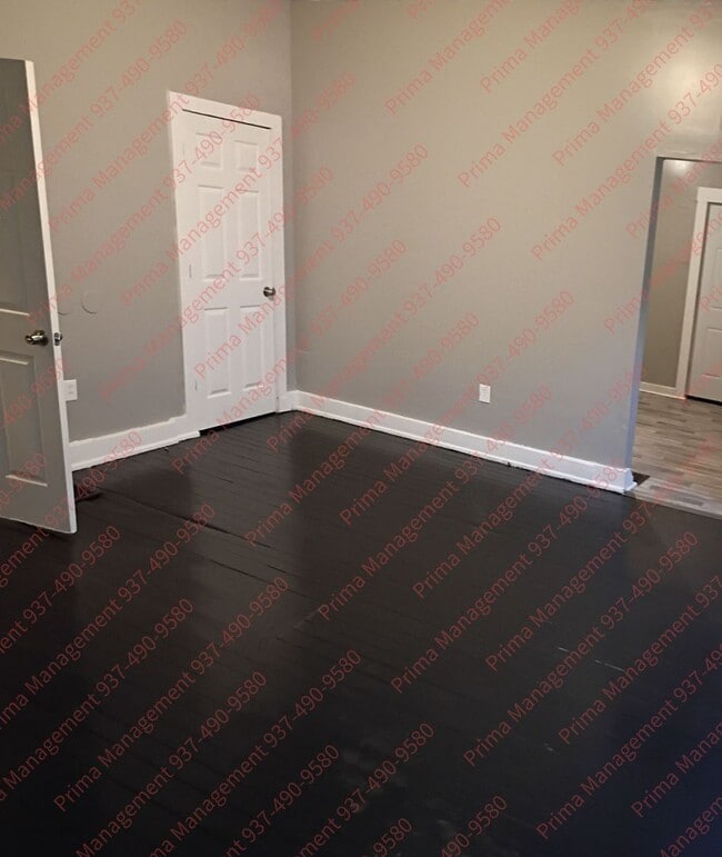 Building Photo - Cozy 3 Bed, 1.5 Bath, Convenient to I-70 and WPAFB