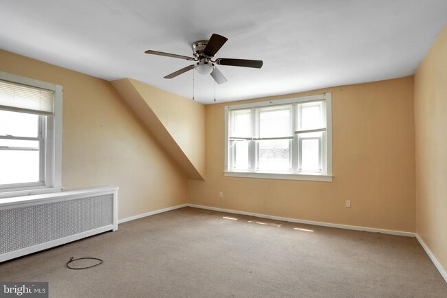 Building Photo - 4812 E Roosevelt Blvd